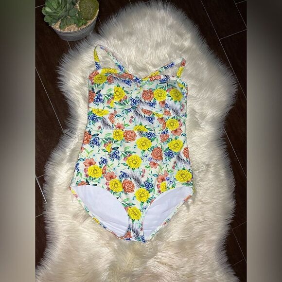 Torrid Vixen Ivory Yellow Floral 1 pc Swimsuit Padded Size 1/1X - Picture 2 of 9
